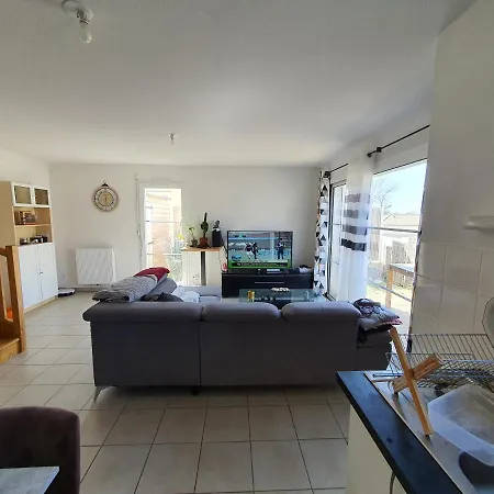 Séjour chez l'habitant Chambre 11m2 dans maison toute équipée