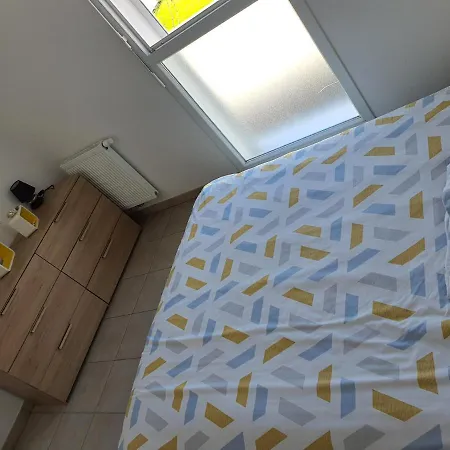 Séjour chez l'habitant Chambre 11m2 dans maison toute équipée
